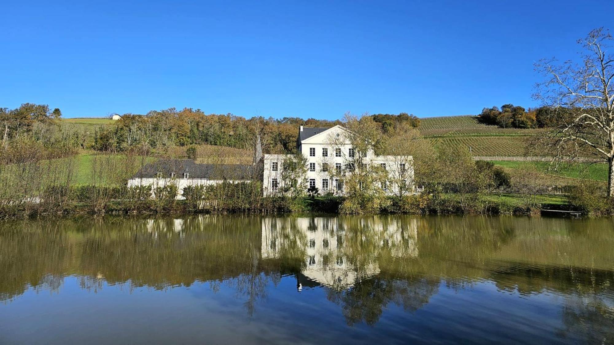 Chateau Roquehort Avec Ev Recharge Point 22Kw Monein Exterior foto