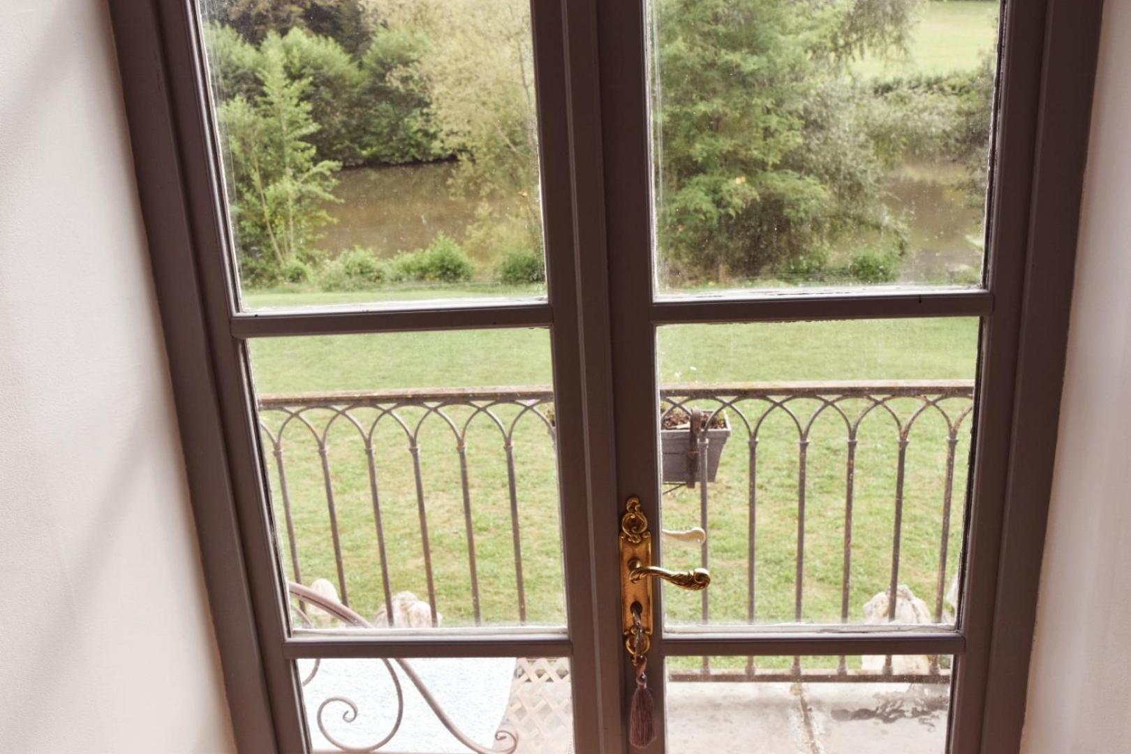 Chateau Roquehort Avec Ev Recharge Point 22Kw Monein Exterior foto