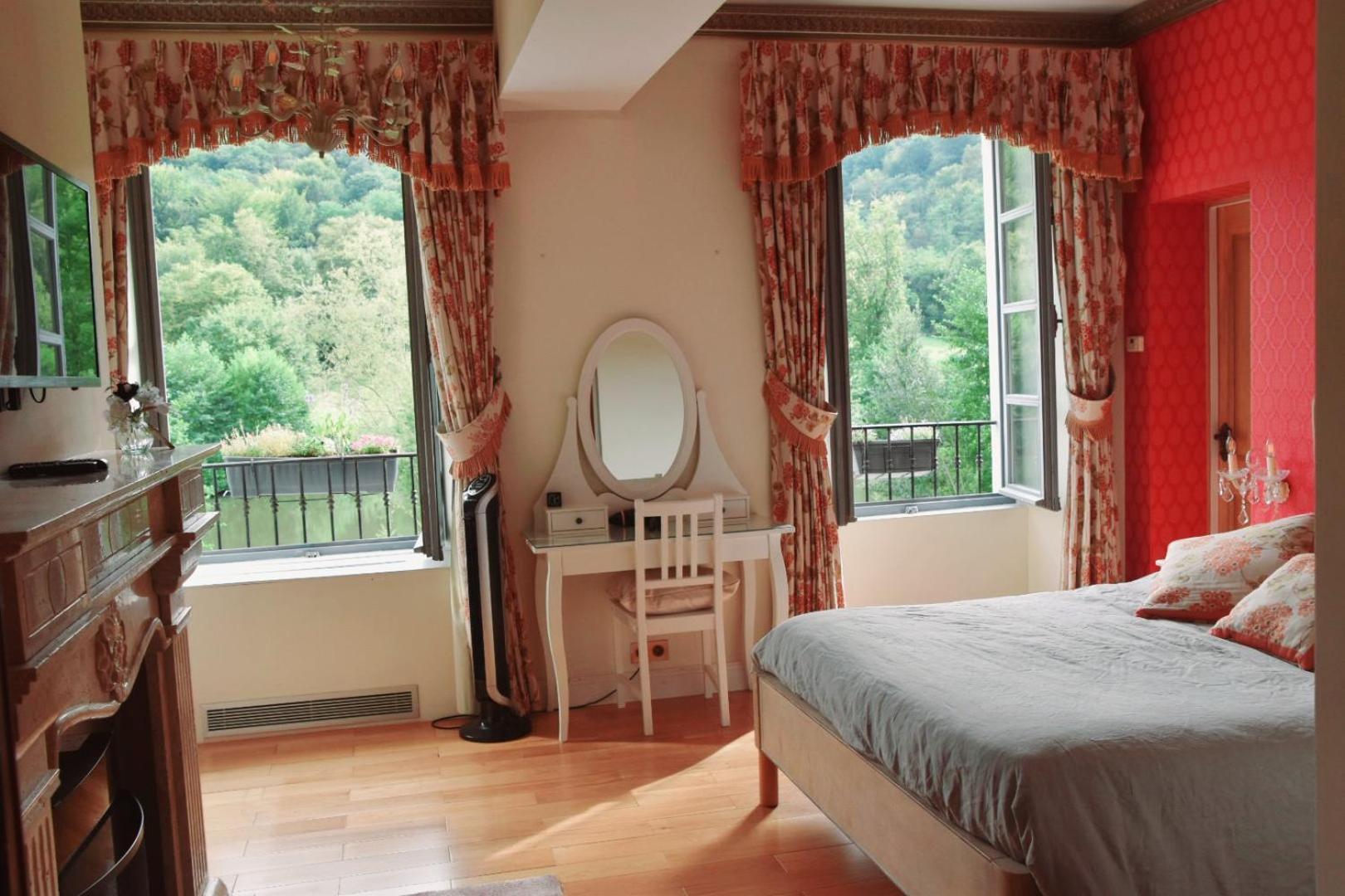 Chateau Roquehort Avec Ev Recharge Point 22Kw Monein Exterior foto